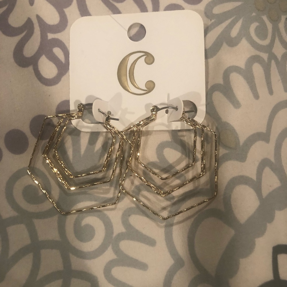 Geometric hoop earrings